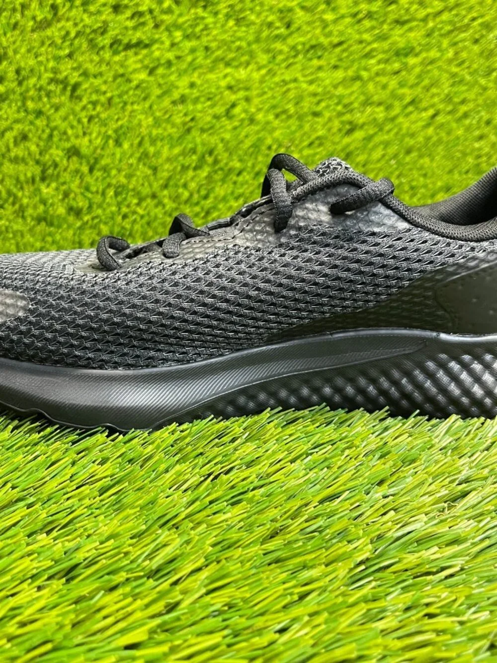 Under Armour Charged Rogue 3 Womens Size 8 Triple Black Running Shoes Sneakers